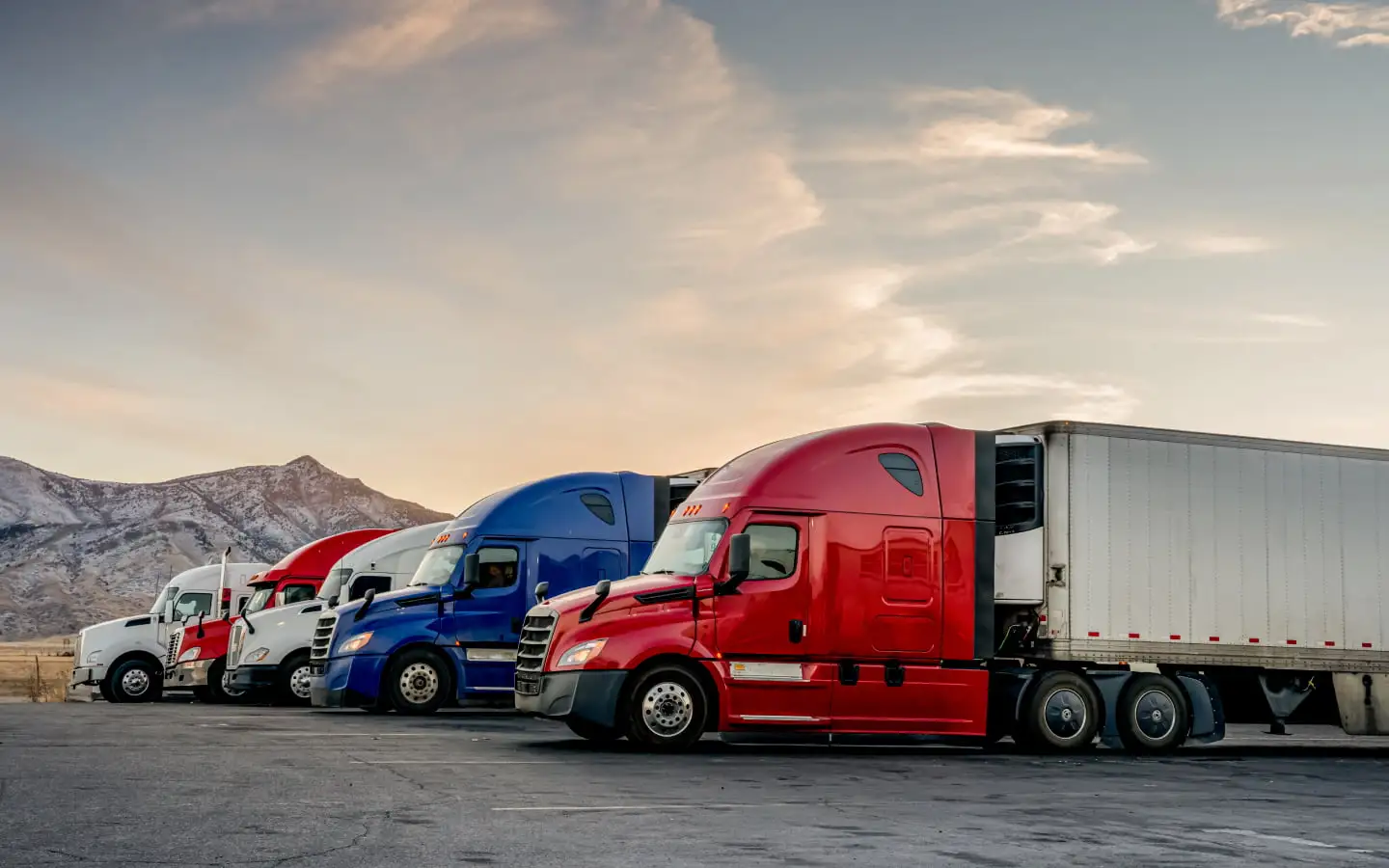2022Q2_920133052_Blog-Image_How-much-does-it-cost-to-start-your-trucking-business_Feature_Aqsa-1